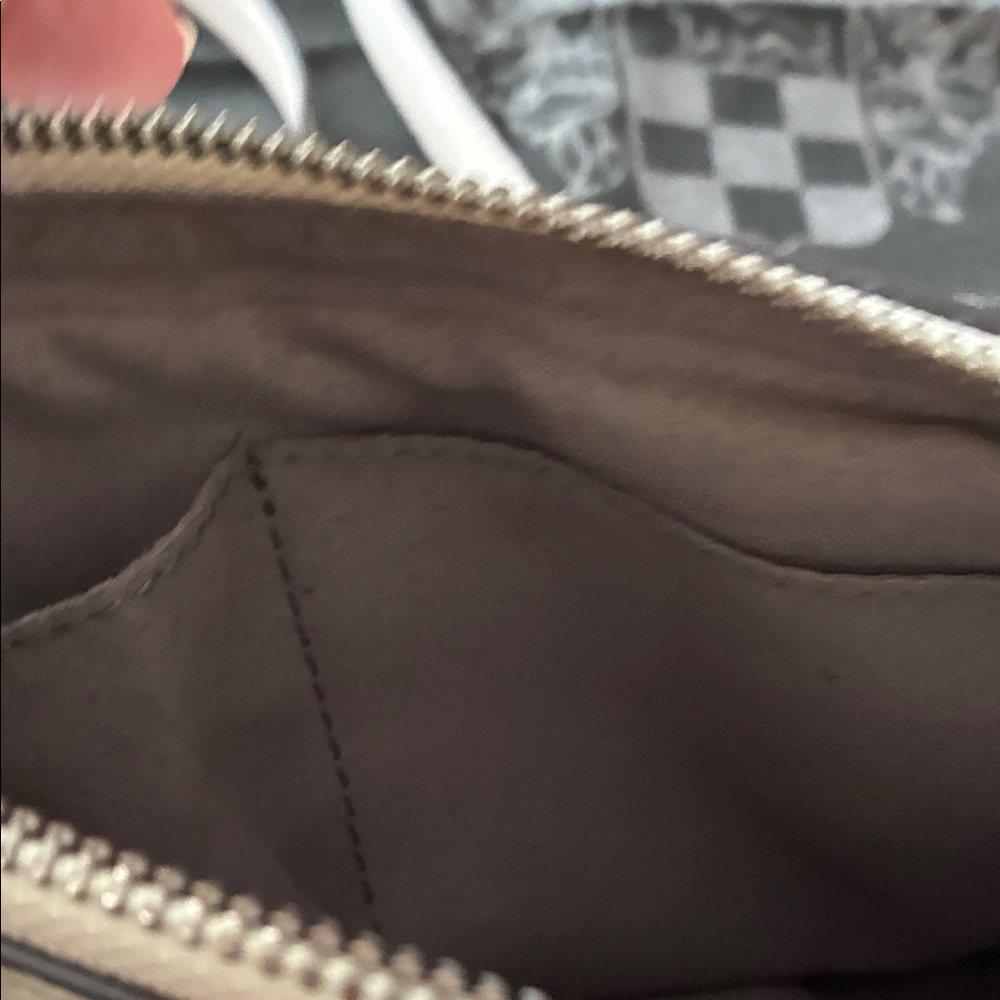 Vince Camuto Cream Crossbody Bag - Picture 3 of 13